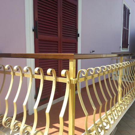 B&B Civico22 Civitanova Marche Bagian luar foto