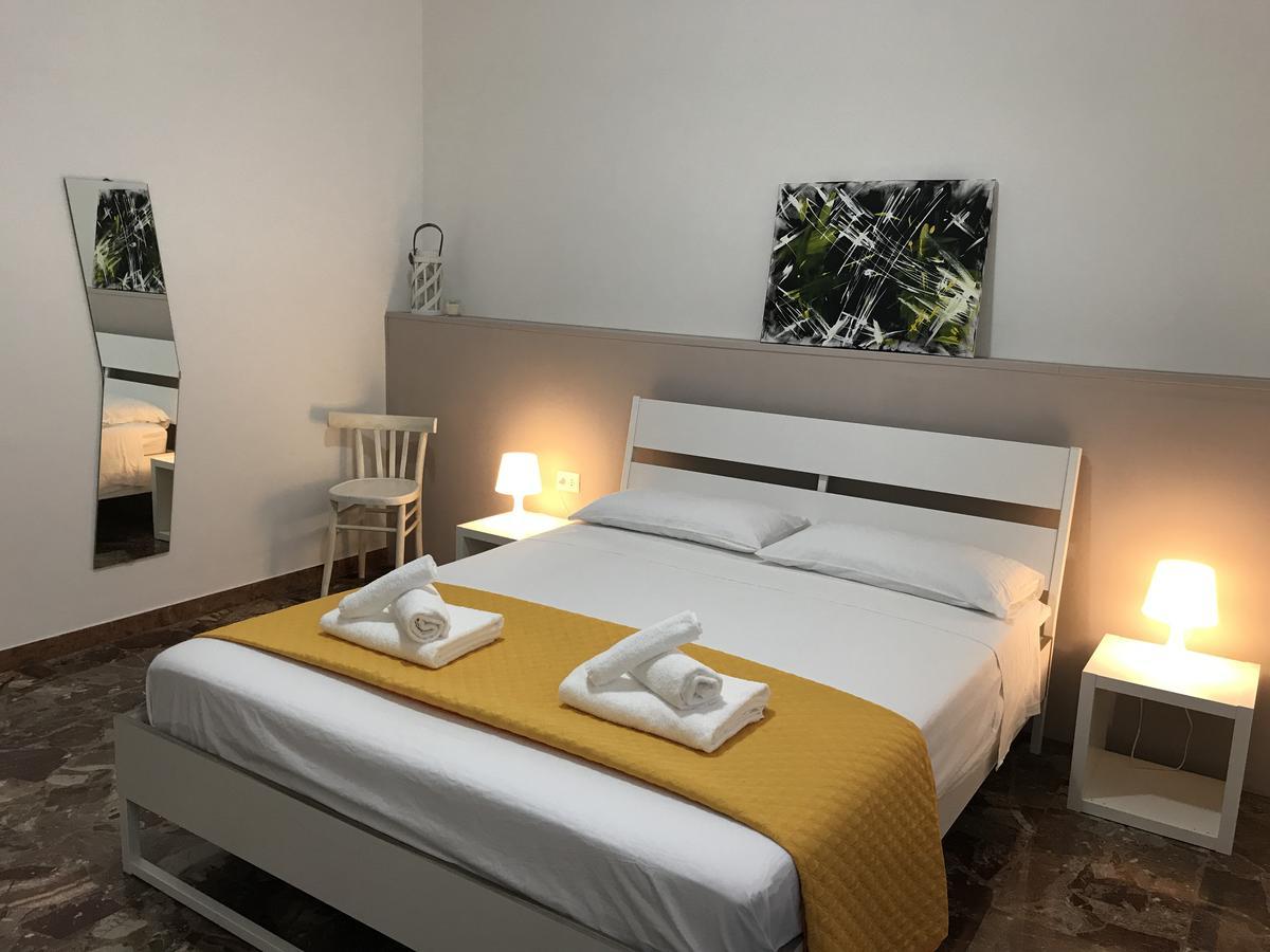 B&B Civico22 Civitanova Marche Bagian luar foto