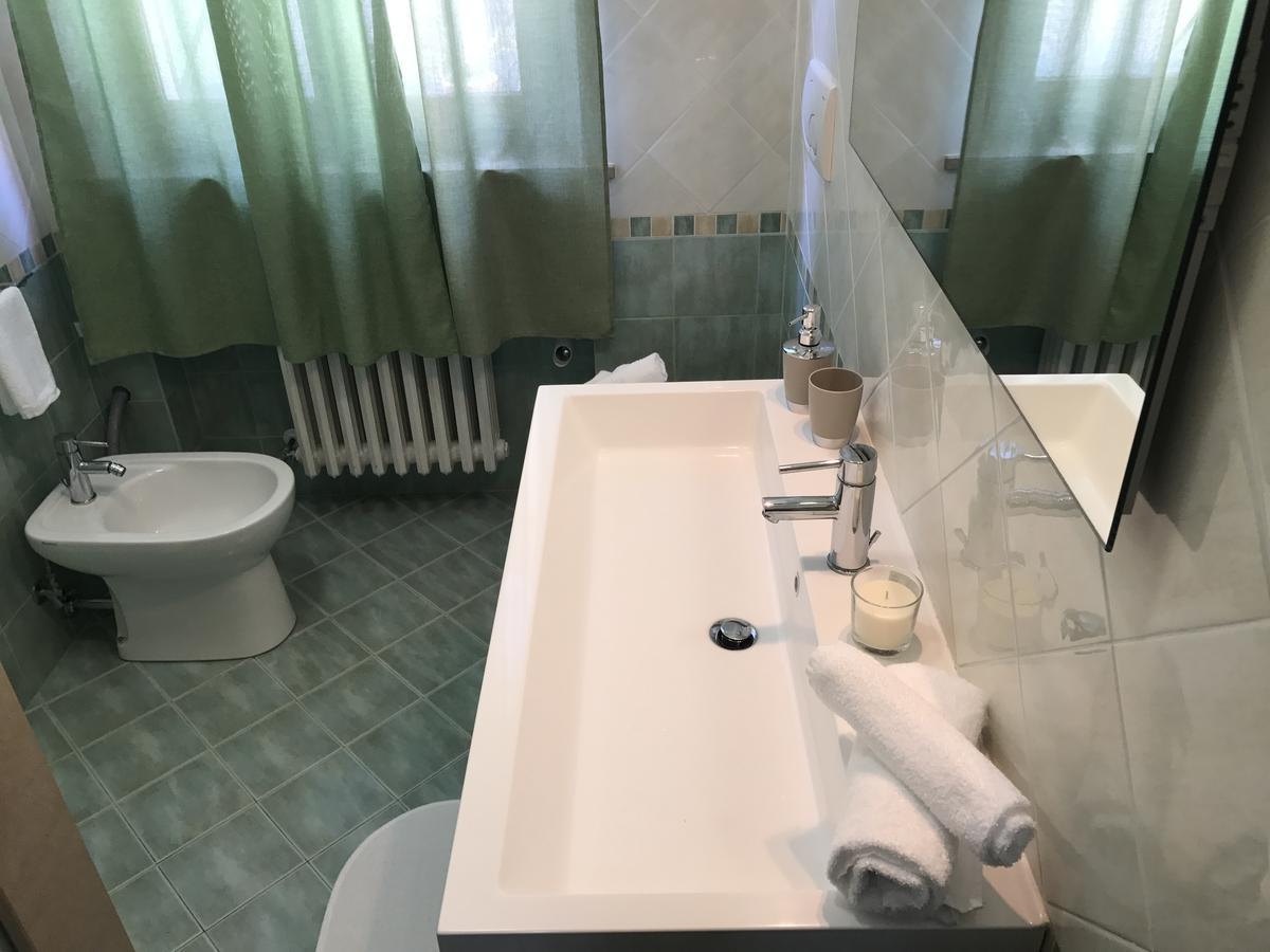 B&B Civico22 Civitanova Marche Bagian luar foto