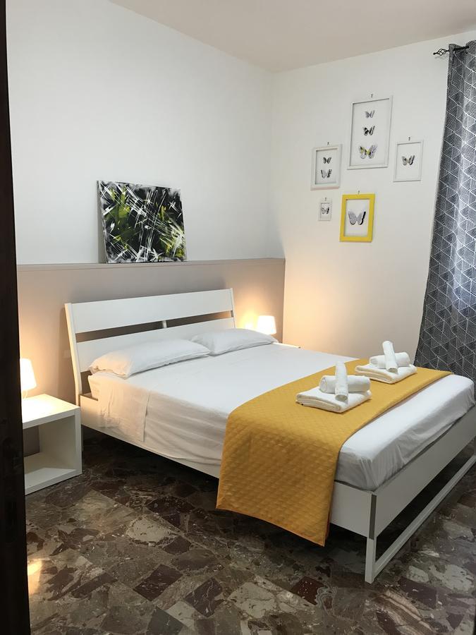 B&B Civico22 Civitanova Marche Bagian luar foto