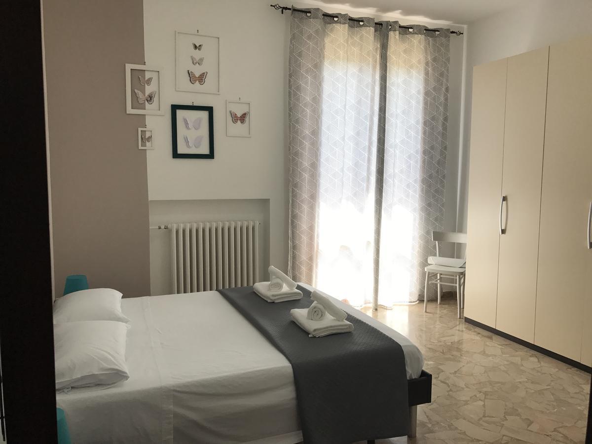 B&B Civico22 Civitanova Marche Bagian luar foto