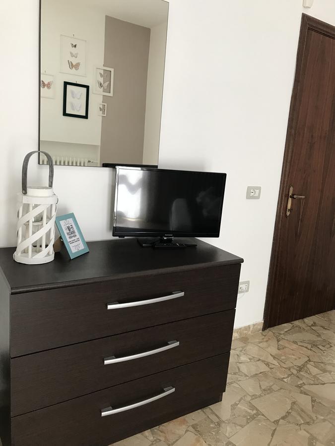 B&B Civico22 Civitanova Marche Bagian luar foto