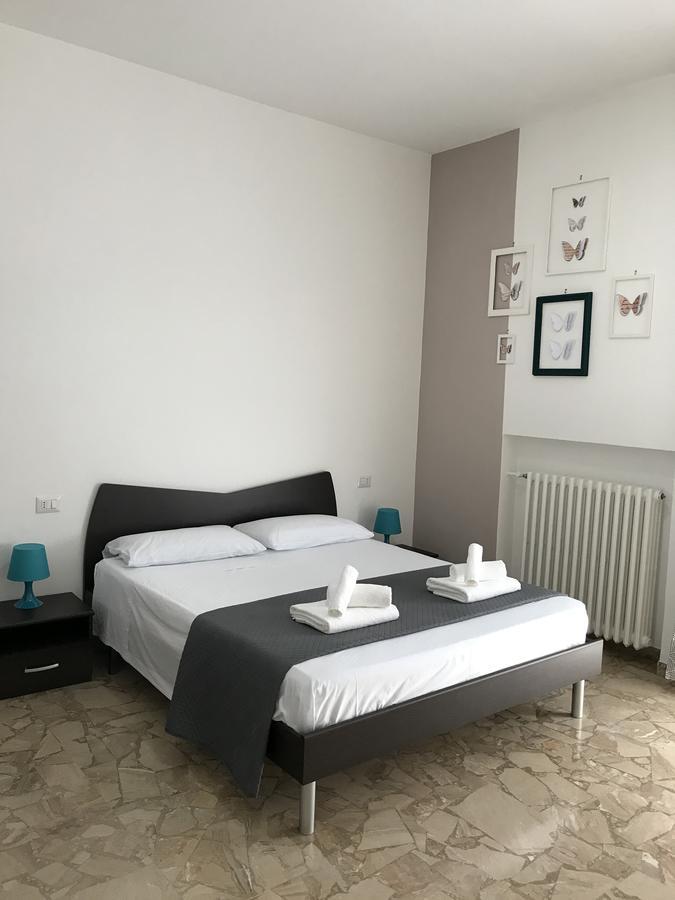 B&B Civico22 Civitanova Marche Bagian luar foto
