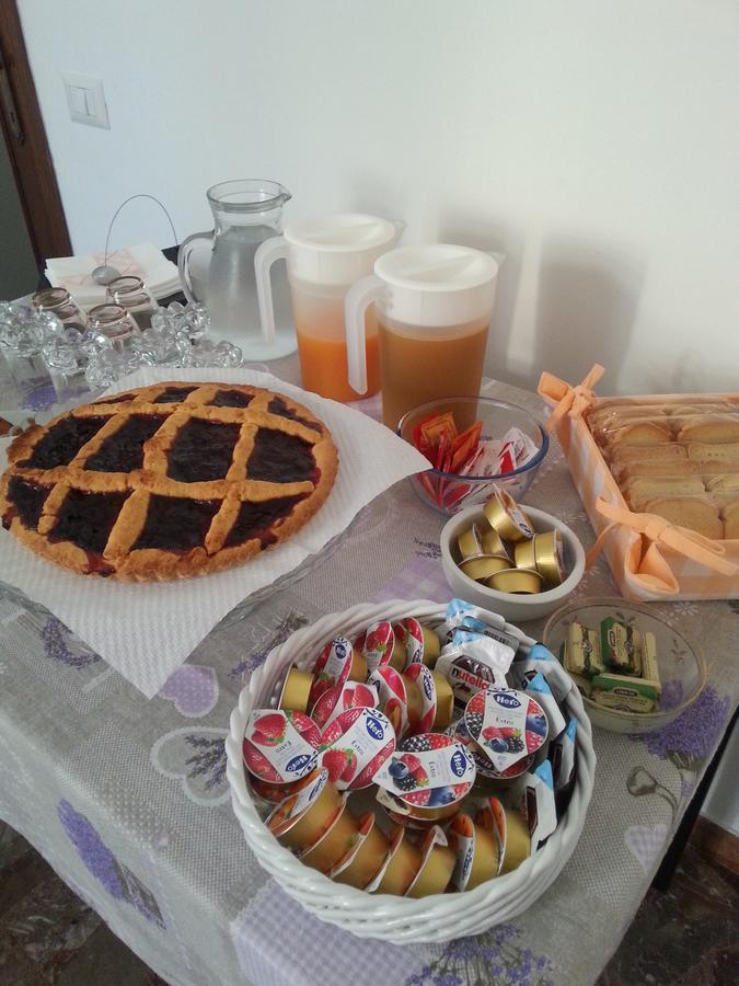 B&B Civico22 Civitanova Marche Bagian luar foto